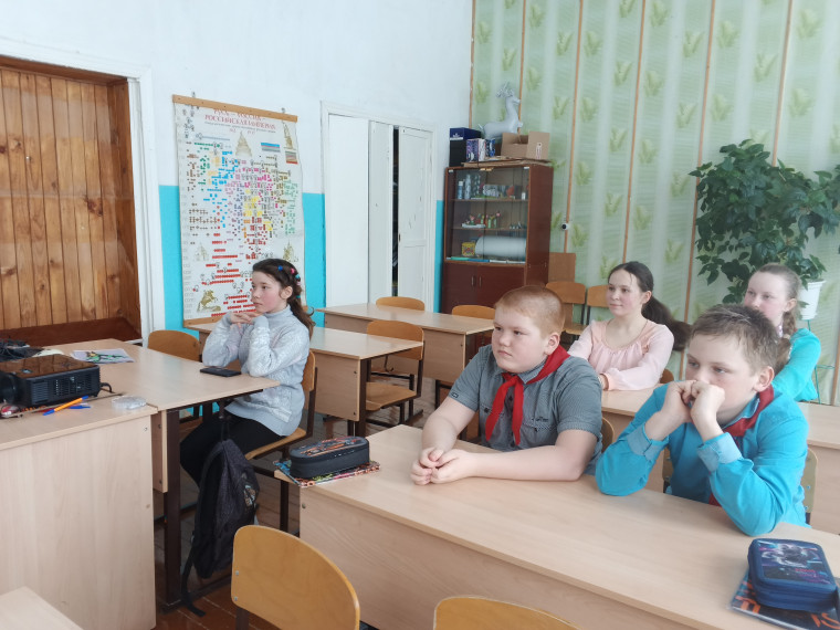 ДЕНЬ ВОССОЕДИНЕНИЯ С РОССИЕЙ.